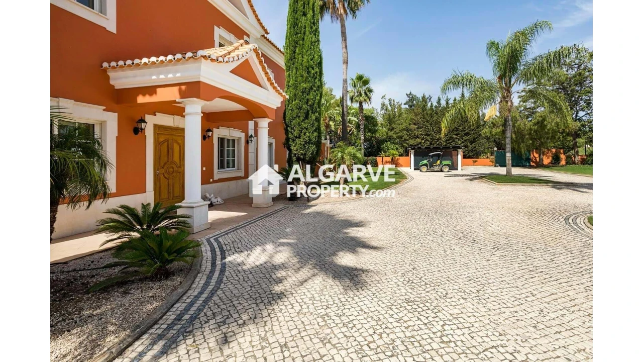 Moradia T4 para Venda em Pechão Foto 38