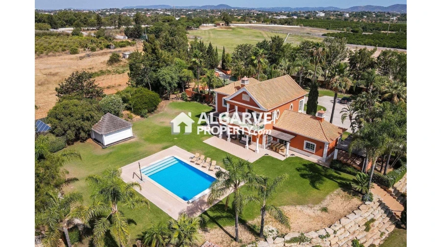 Moradia T4 para Venda em Pechão