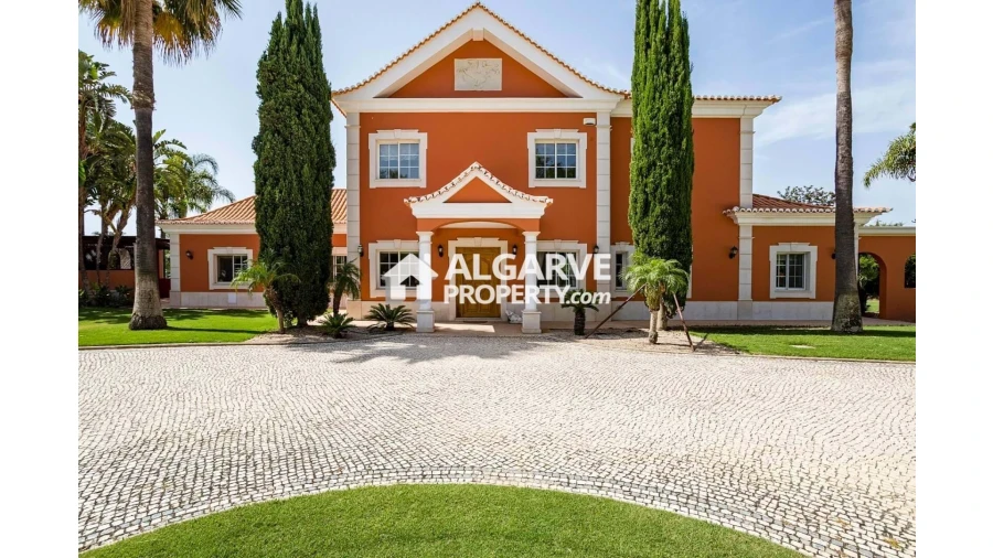 Moradia T4 para Venda em Pechão Foto 6