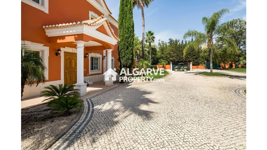 Moradia T4 para Venda em Pechão Foto 38