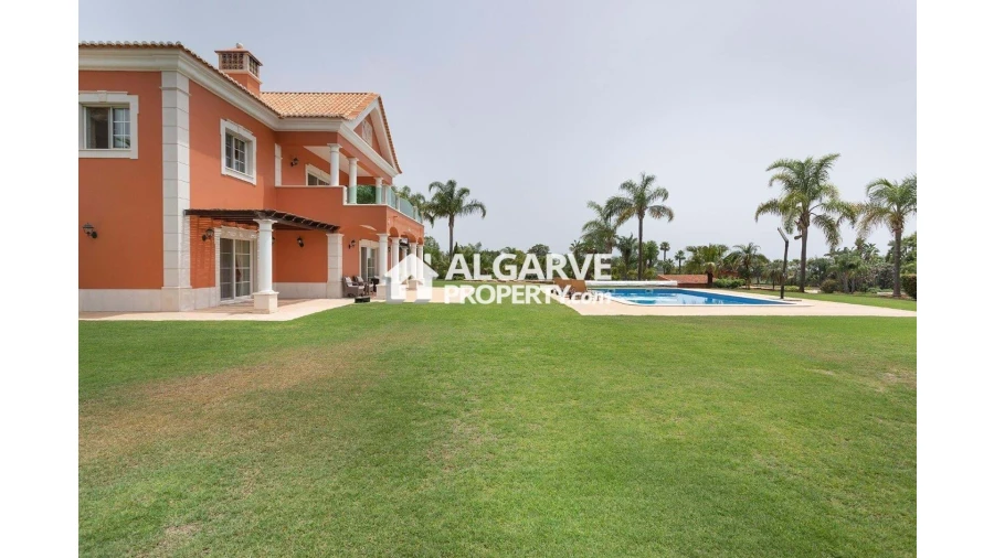 Moradia T4 para Venda em Pechão Foto 23