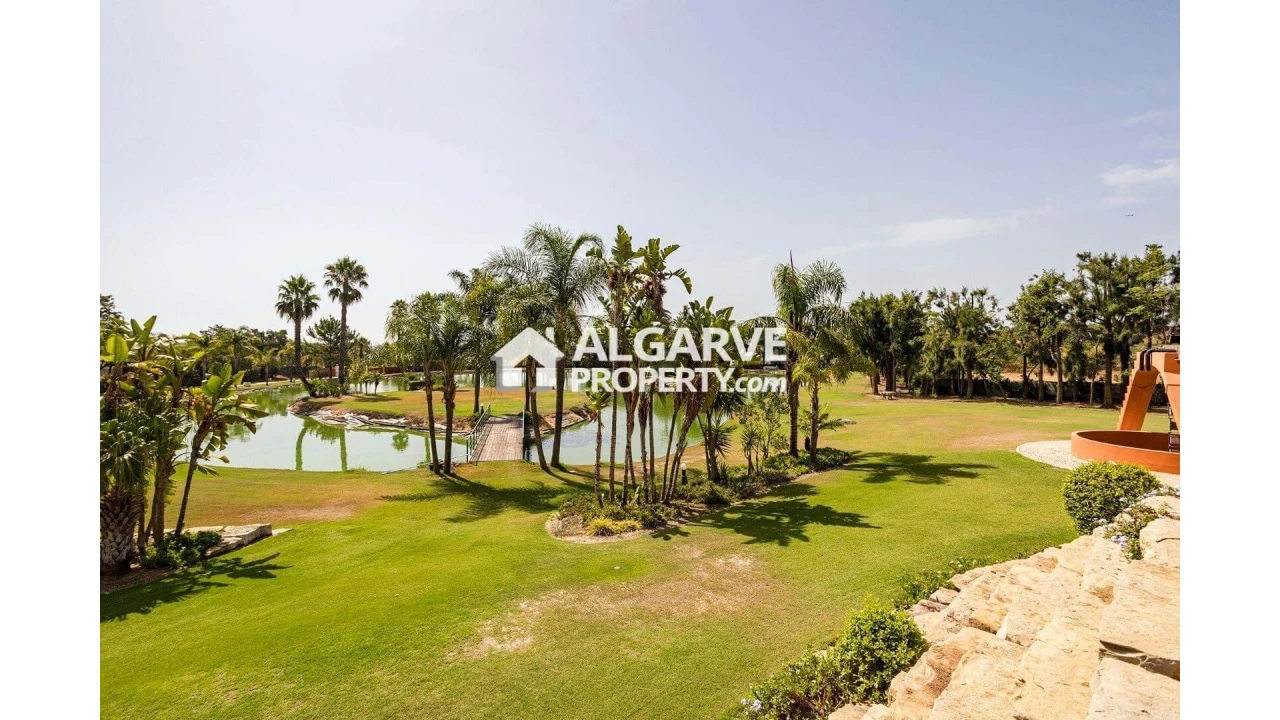 Moradia T4 para Venda em Pechão Foto 37