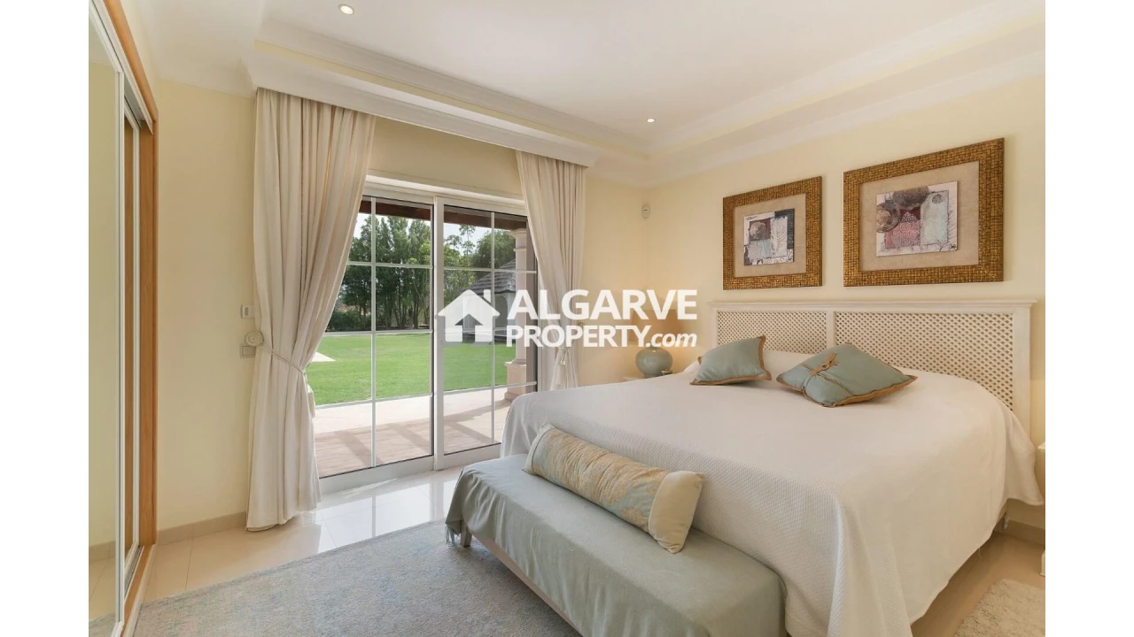 Moradia T4 para Venda em Pechão Foto 4