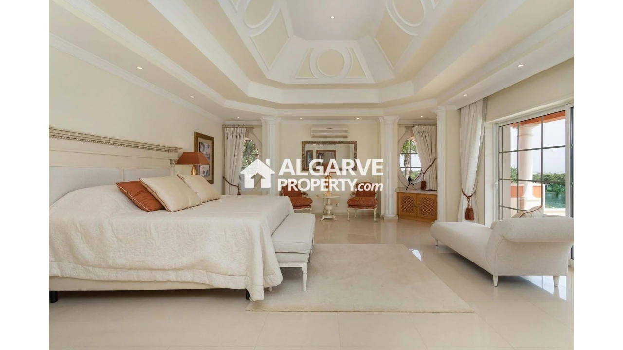 Moradia T4 para Venda em Pechão Foto 12