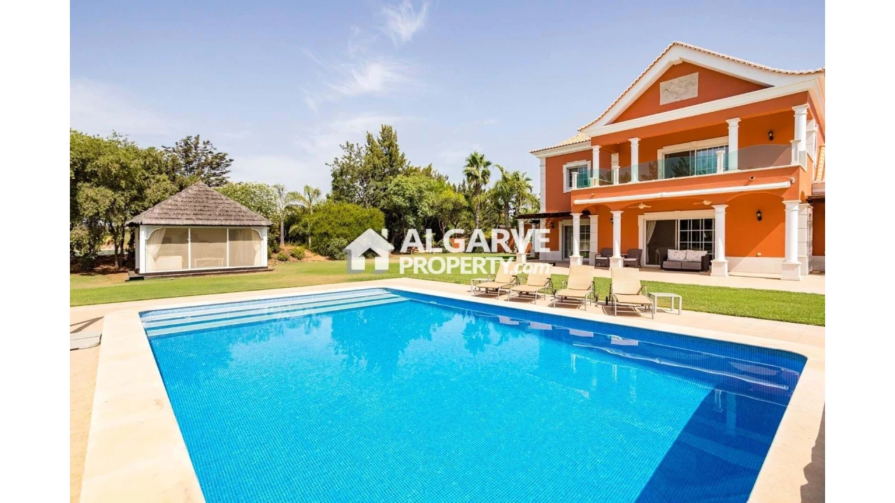 Moradia T4 para Venda em Pechão Foto 36