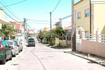Moradia T4 para Venda em Santa Iria de Azoia, São João da Talha e Bobadela