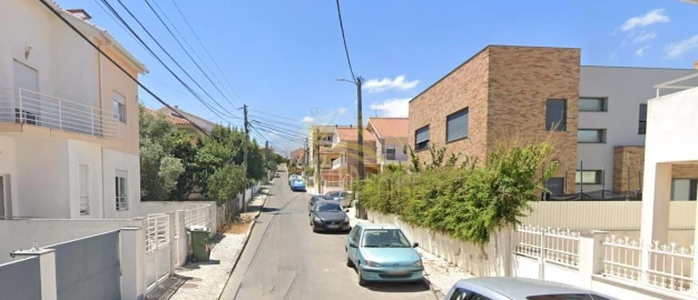 Moradia T4 para Venda em Santa Iria de Azoia, São João da Talha e Bobadela
