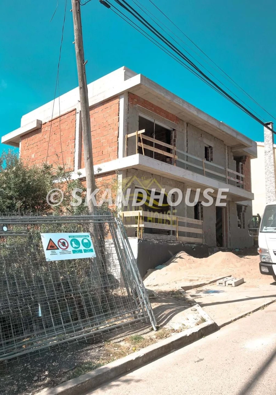 Moradia T4 para Venda em Santa Iria de Azoia, São João da Talha e Bobadela Foto 13