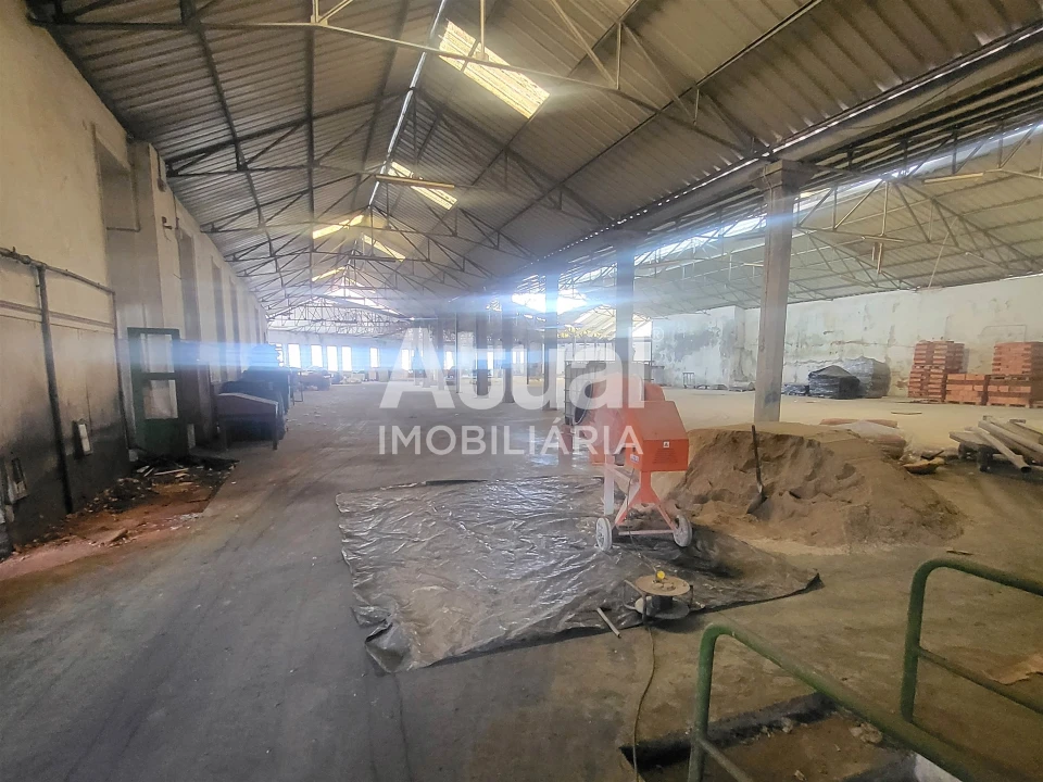 Armazém para Venda em Fafe Foto 2