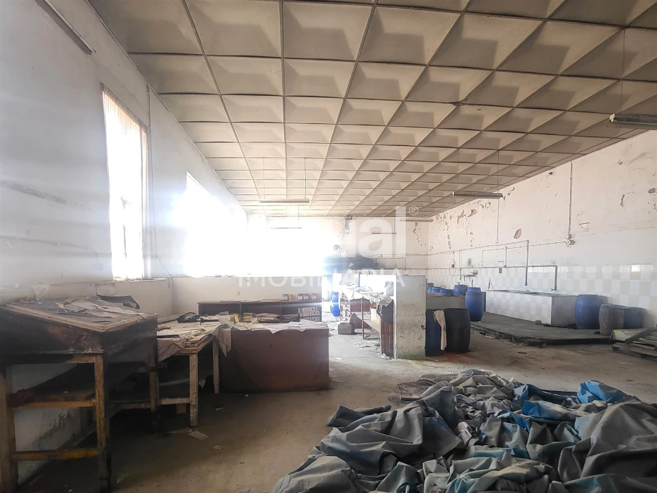 Armazém para Venda em Fafe Foto 7