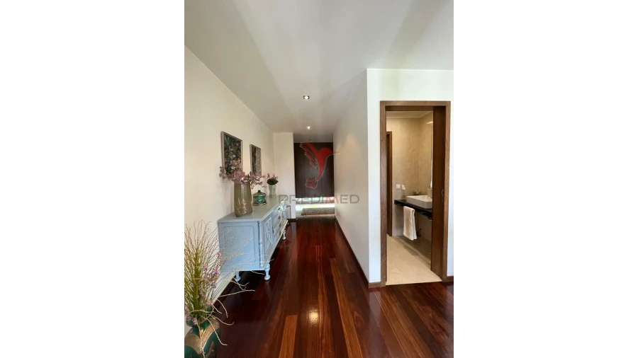 Moradia T4 para Venda em Barco Foto 16