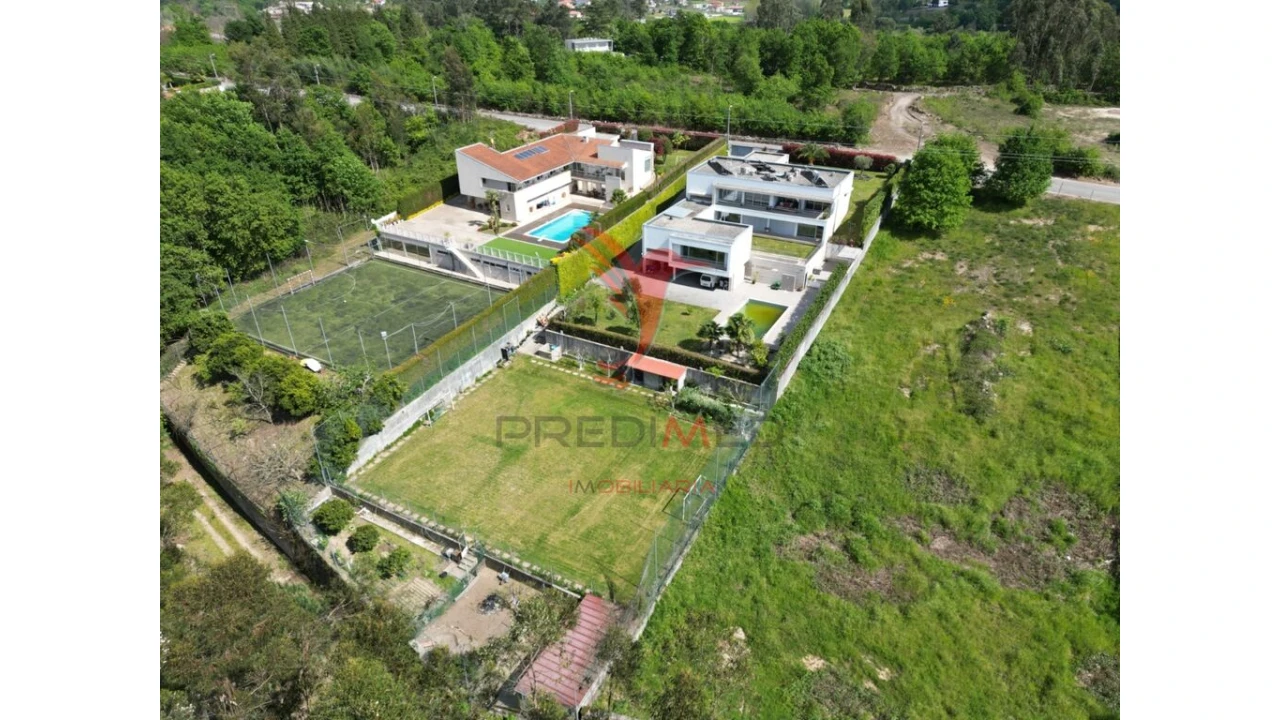 Moradia T4 para Venda em Barco Foto 6