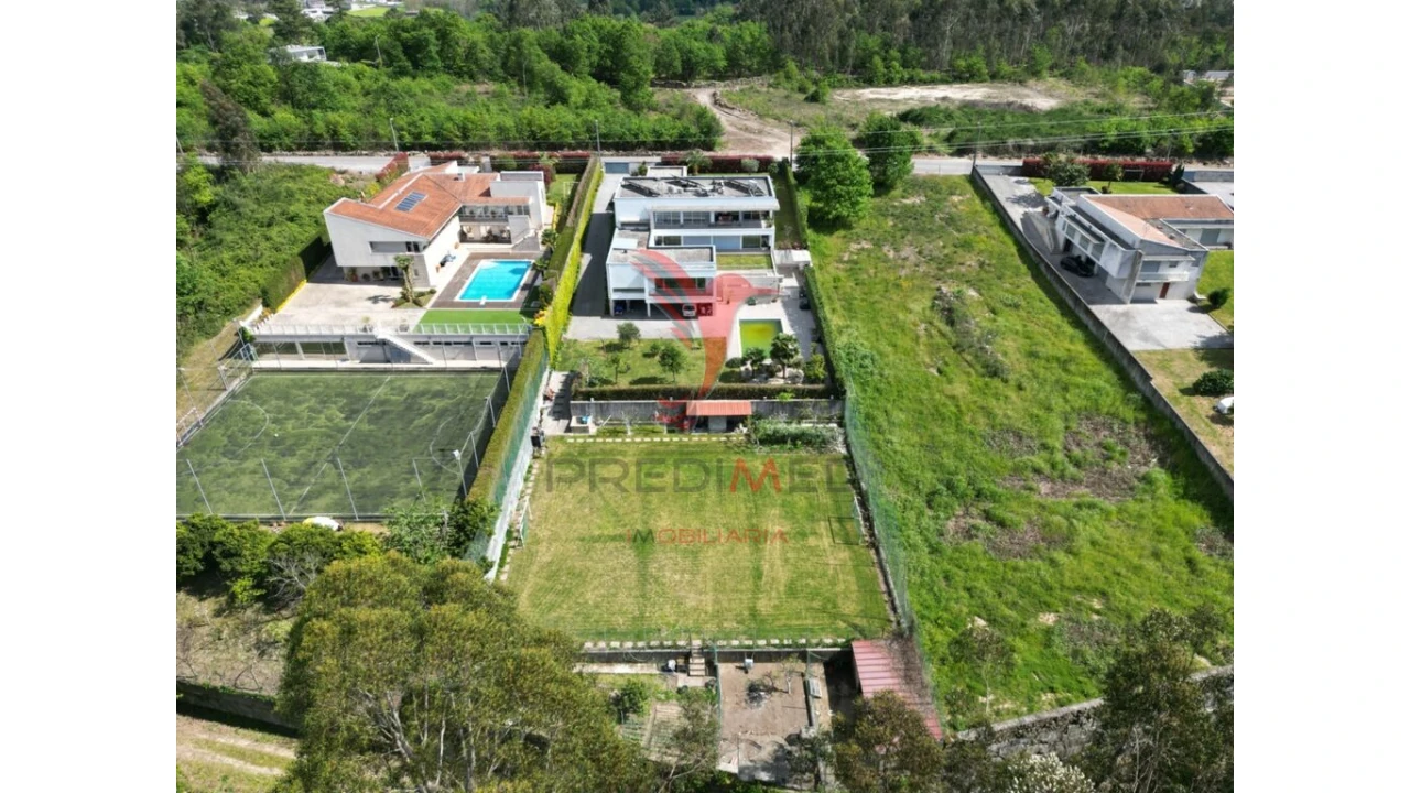 Moradia T4 para Venda em Barco Foto 5