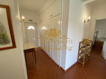 Moradia T5 para Venda em Albufeira e Olhos de Água