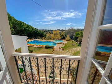 Moradia T5 para Venda em Albufeira e Olhos de Água