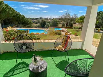 Moradia T5 para Venda em Albufeira e Olhos de Água