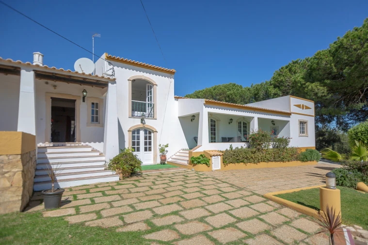Moradia T5 para Venda em Albufeira e Olhos de Água Foto 3
