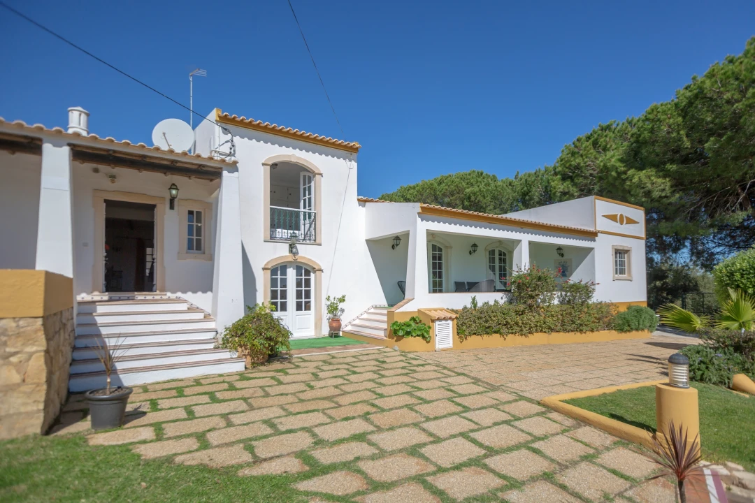 Moradia T5 para Venda em Albufeira e Olhos de Água Foto 3