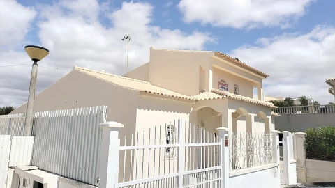 Moradia T4 para Venda em Guia