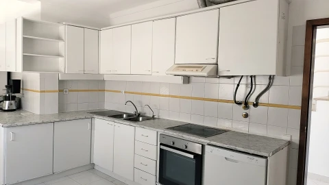Moradia T4 para Venda em Guia