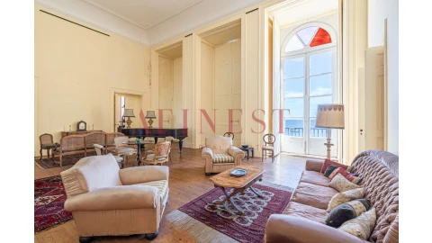 Moradia T37 para Venda em Oeiras e São Julião da Barra, Paço de Arcos e Caxias