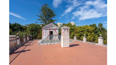 Moradia T37 para Venda em Oeiras e São Julião da Barra, Paço de Arcos e Caxias