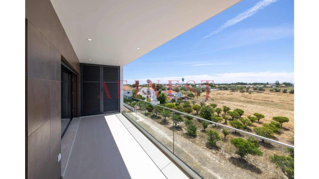 Apartamento T4 para Venda em Alcochete Foto 2