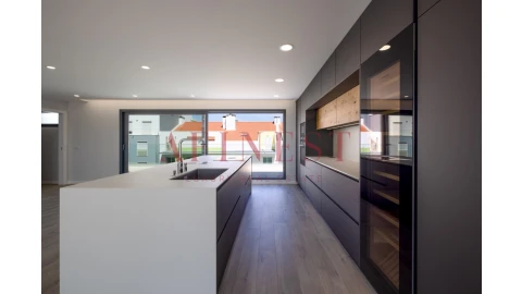 Apartamento T4 para Venda em Alcochete