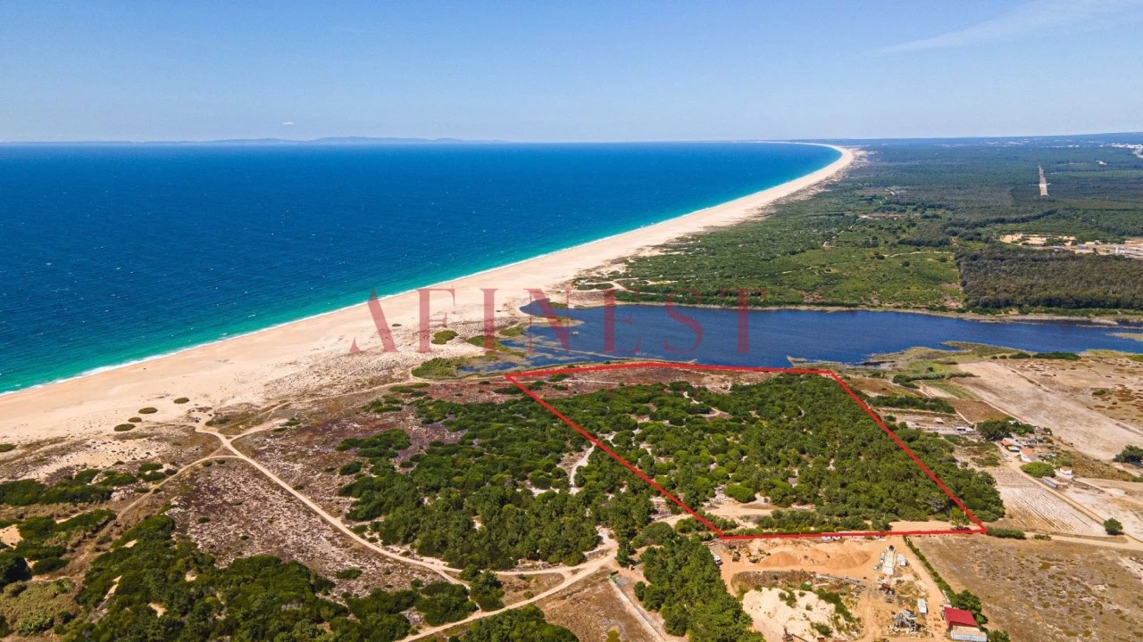 Terreno para Venda em Sines Foto 1