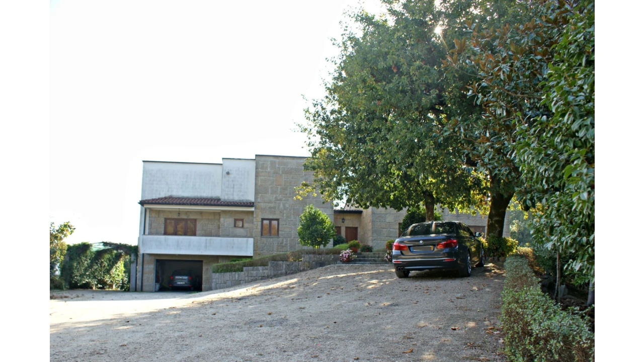 Quinta T4 para Venda em Selho São Lourenço e Gominhães Foto 9