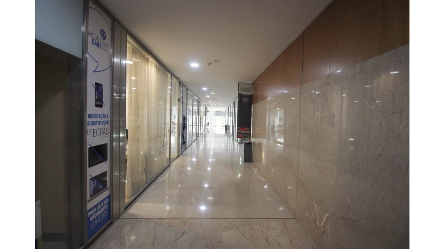 Loja para Venda em Oliveira, São Paio e São Sebastião Foto 2