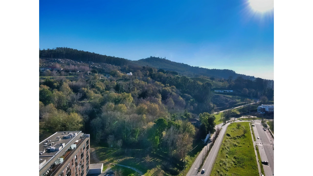 Terreno para Venda em Mesão Frio Foto 1