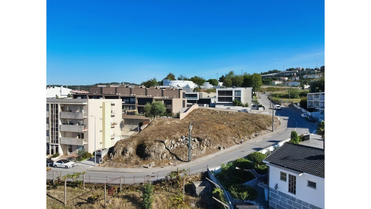 Terreno para Venda em Mesão Frio Foto 1