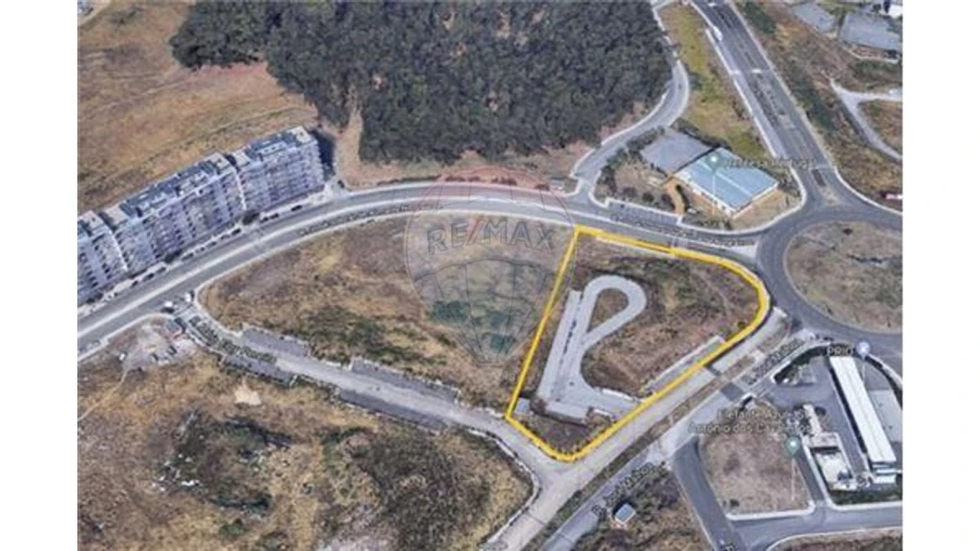 Armazém para Venda em Santo António dos Cavaleiros e Frielas Foto 1