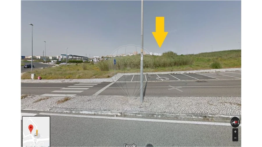 Armazém para Venda em Santo António dos Cavaleiros e Frielas Foto 4