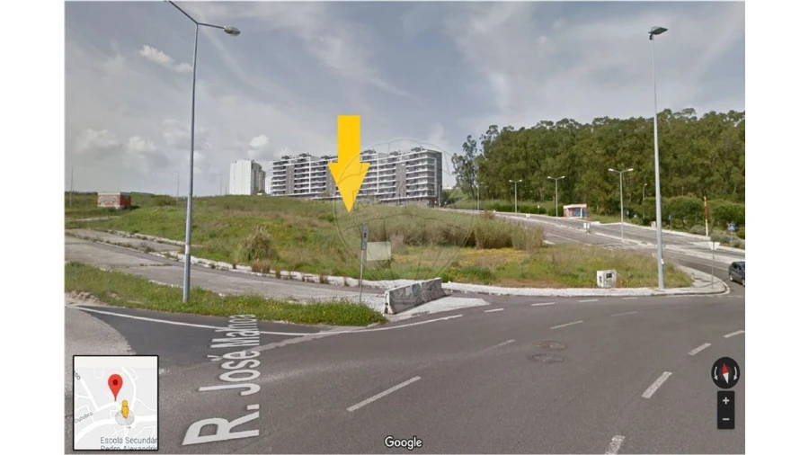 Armazém para Venda em Santo António dos Cavaleiros e Frielas Foto 5