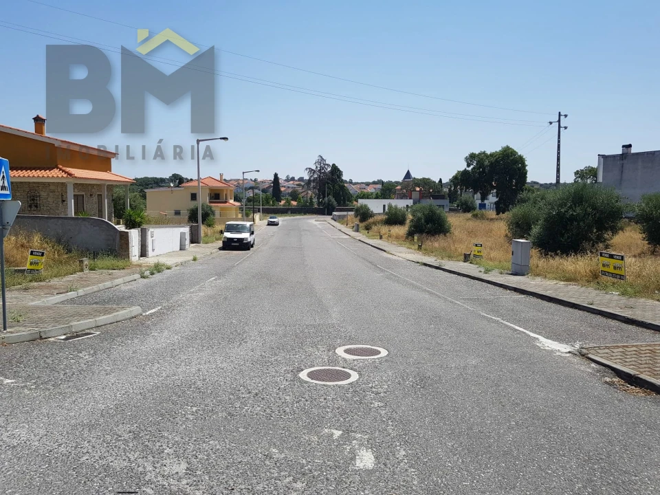 Terreno para Venda em Escalos de Cima e Lousa Foto 2