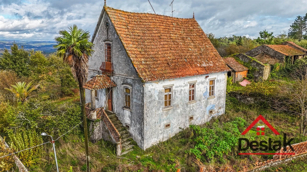 Quinta T4 para Venda em Fornos de Maceira Dão Foto 2