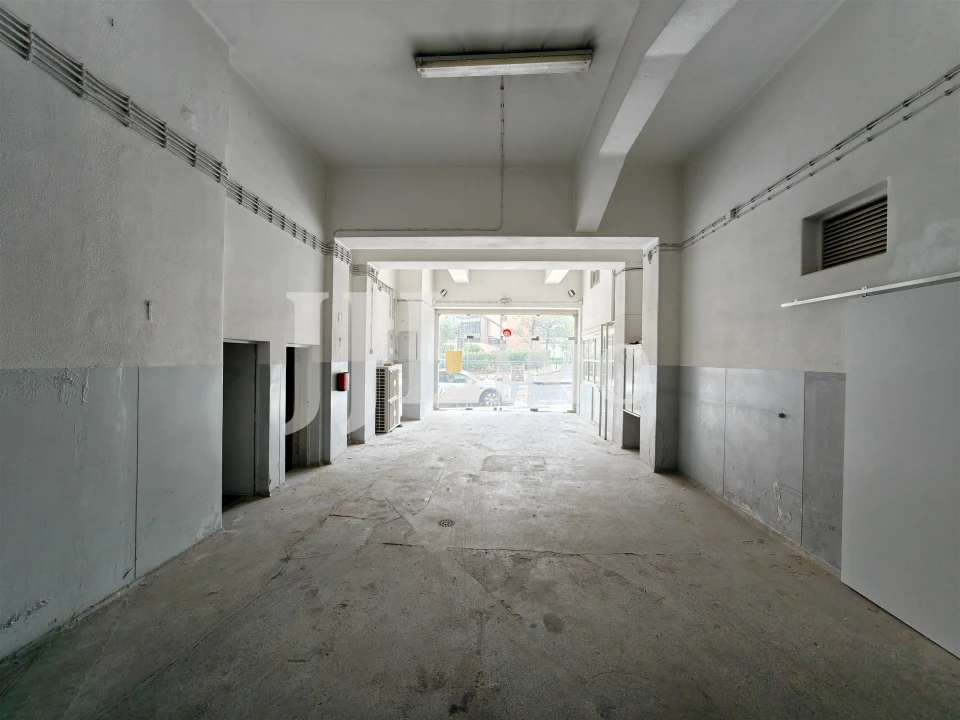 Loja para Arrendamento em Arroios Foto 4