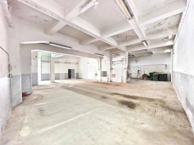 Loja para Arrendamento em Arroios Foto 9