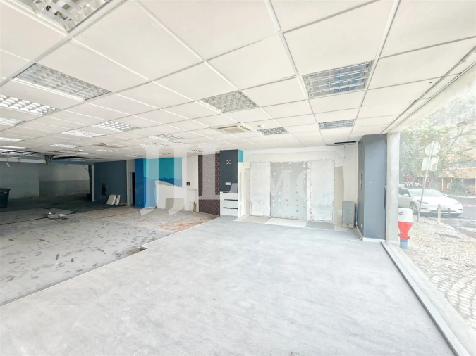 Loja para Arrendamento em Arroios Foto 7