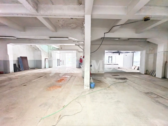 Loja para Arrendamento em Arroios Foto 10