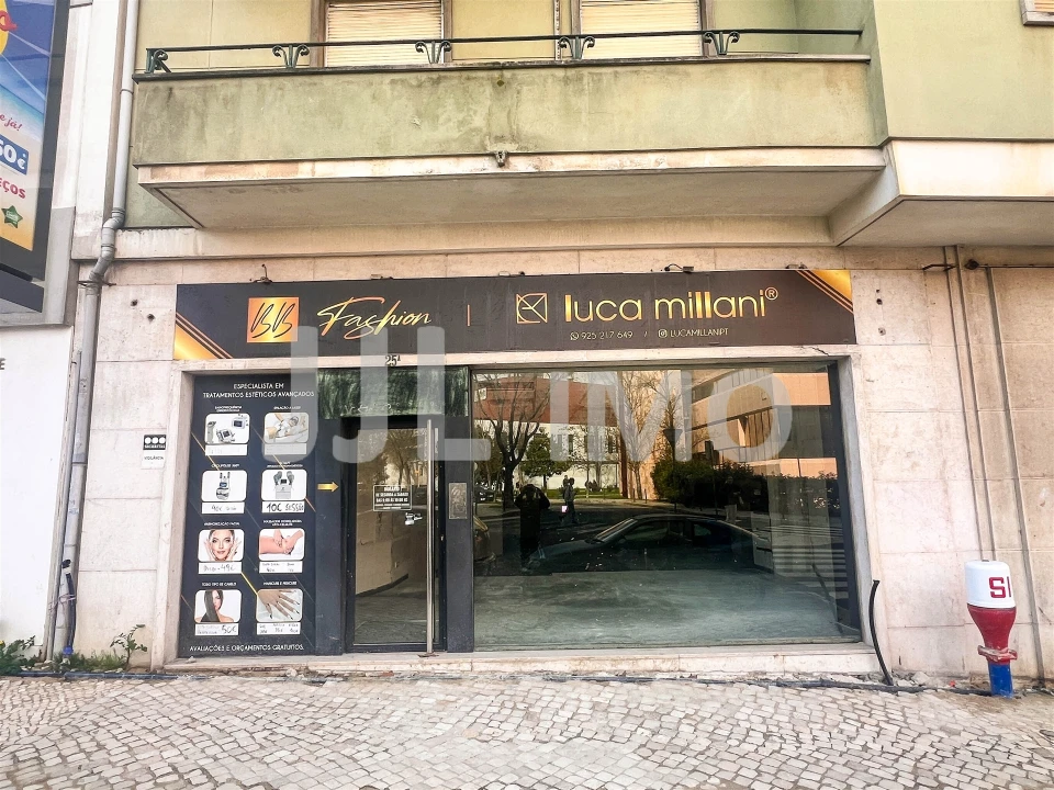 Loja para Arrendamento em Arroios Foto 1