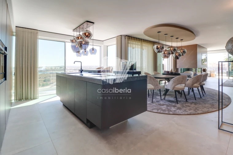 Apartamento T6 para Venda em Portimão Foto 2