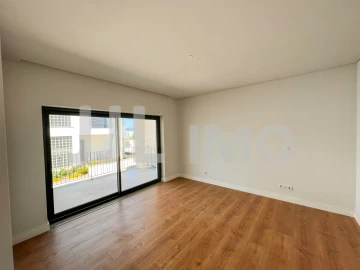 Moradia T4 para Venda em Santa Maria e São Miguel, São Martinho, São Pedro Penaferrim