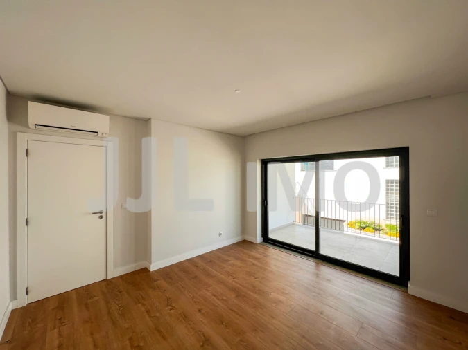 Moradia T4 para Venda em Santa Maria e São Miguel, São Martinho, São Pedro Penaferrim Foto 9