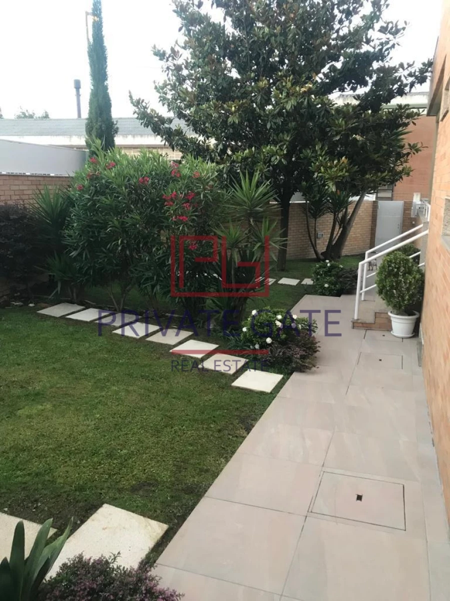 Moradia T5 para Venda em Cidade da Maia Foto 19