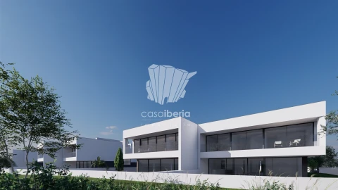 Moradia T4 para Venda em Lagos (São Sebastião e Santa Maria)