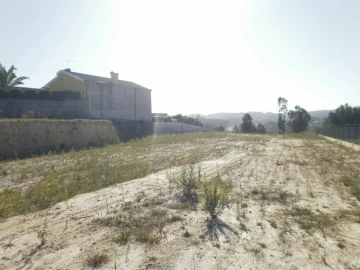 Terreno para Venda em Sandim, Olival, Lever e Crestuma