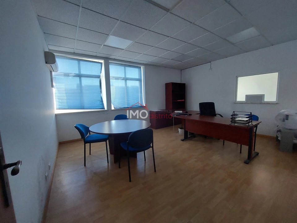 Armazém para Venda em Vila de Rei Foto 16